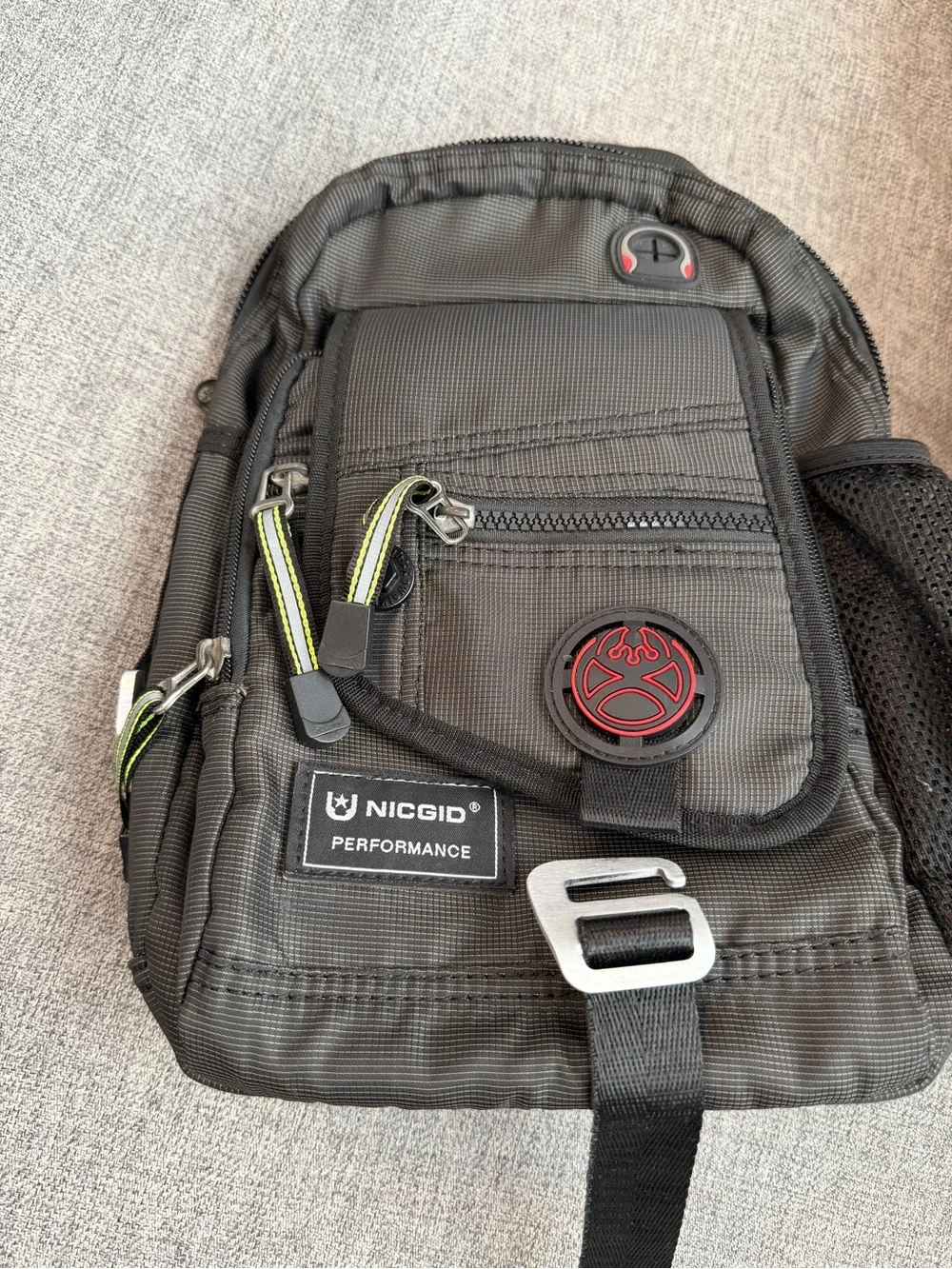 Nicgid Performance Men’s (Unisex) Black Sling Shoulder Bag many pockets GUC